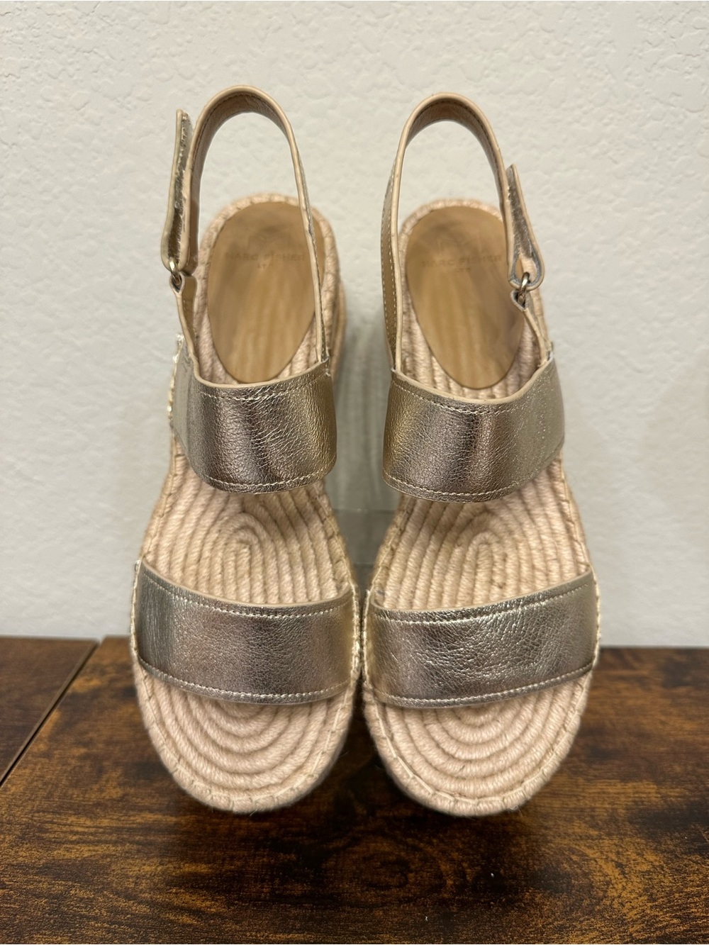 Marc Fisher LTD Gallia Gold Metallic Platform Espadrille Sandals Size 8 - Picture 9 of 10